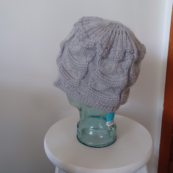 ⚡️SALE⚡️Light Gray Women's Knit Hat - Picture 4 of 5